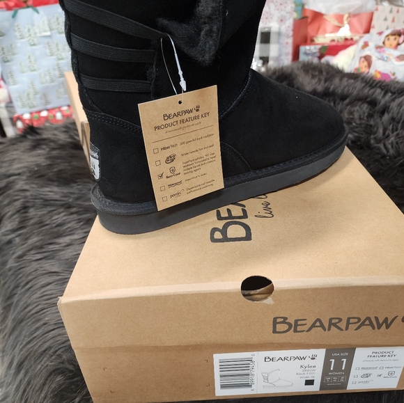 NEW IN THE  BOX BEAR PAW BOOTS 2 PAIR AVAILABLE s8/s11 - Picture 2 of 3